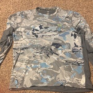 Men’s under Armour long sleeve
